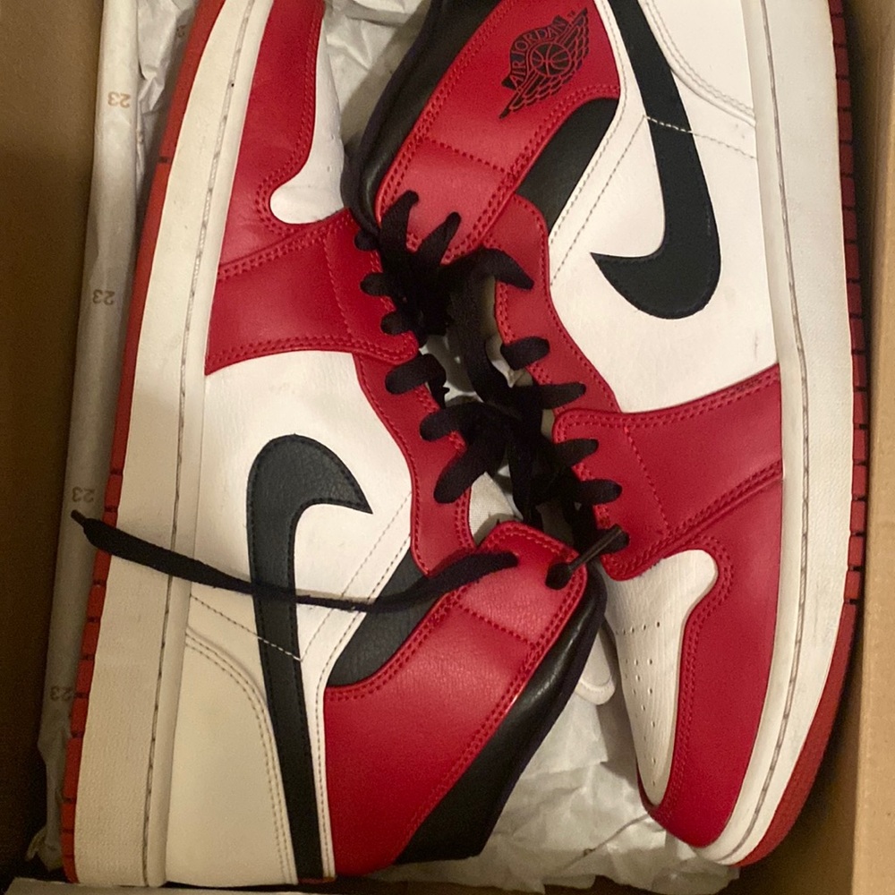 Jordan 1 Chicago Mid 2020